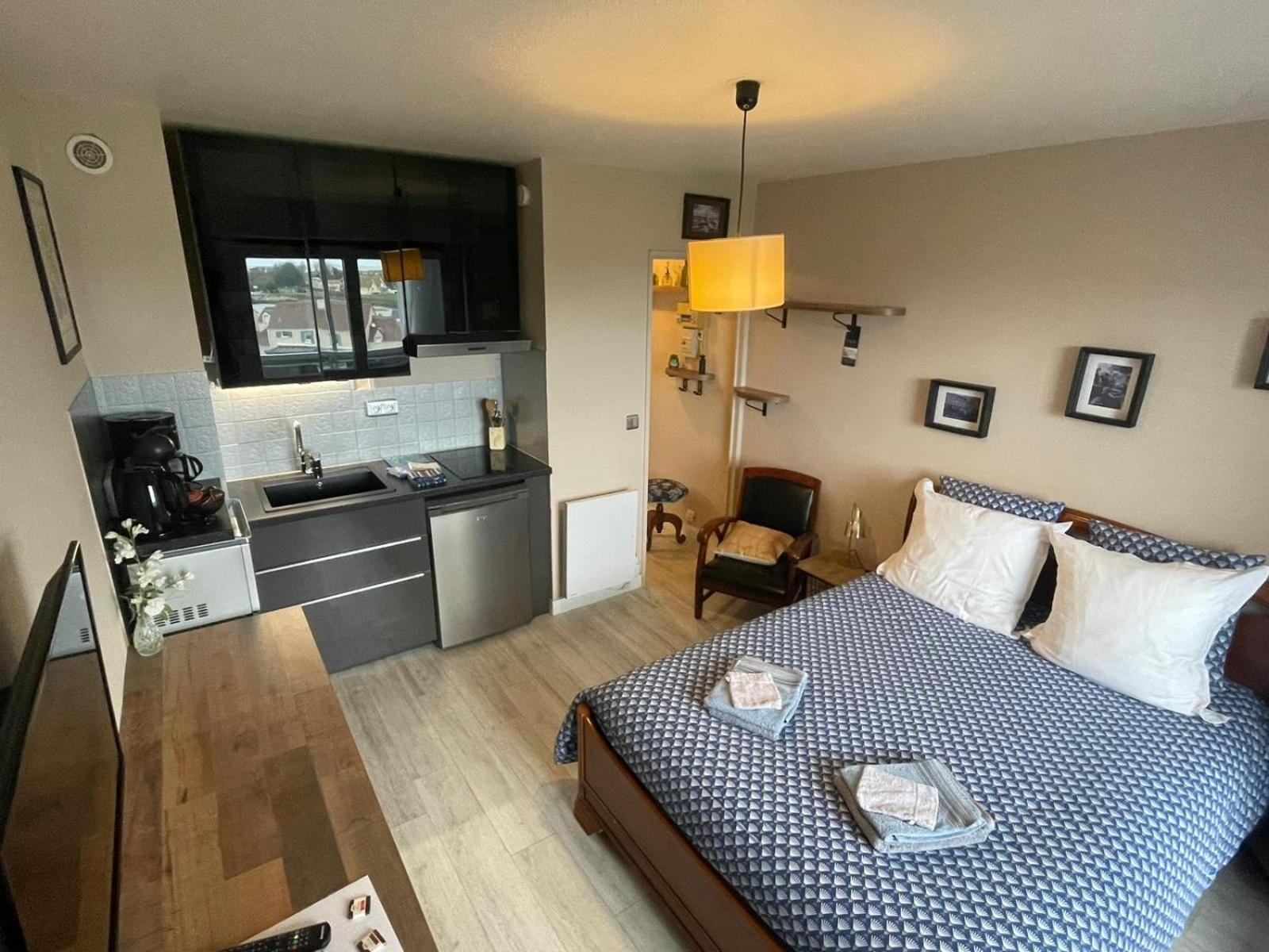 Studio 24 - Coucher De Soleil & Vue Mer Courseulles-sur-Mer Ngoại thất bức ảnh