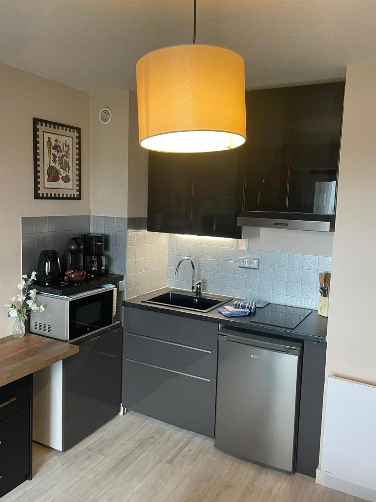 Studio 24 - Coucher De Soleil & Vue Mer Courseulles-sur-Mer Ngoại thất bức ảnh
